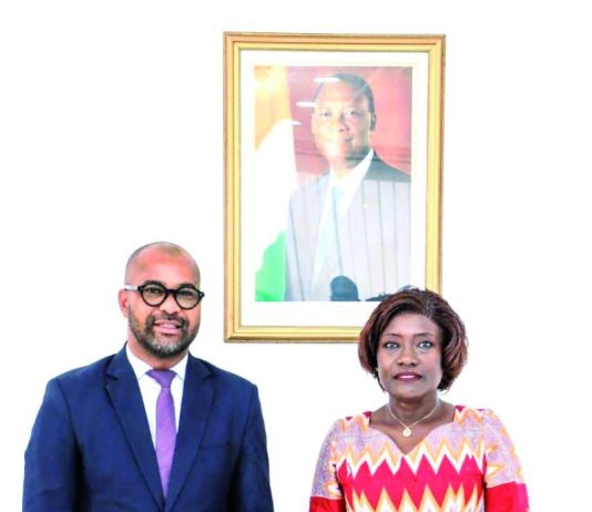 Le représentant résidant de l’Unesco Abidjan, Oumar Diop a échangé avec la ministre Mariatou Koné.