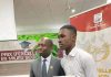 Prix d’excellence en milieu scolaire / le maire de Grand Bassam récompense le meilleur bachelier de Côte d’Ivoire de l’année scolaire 2022.