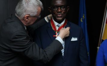 Distinction pour le Général Philippe Mangou : La Croix du Mérite Allemand