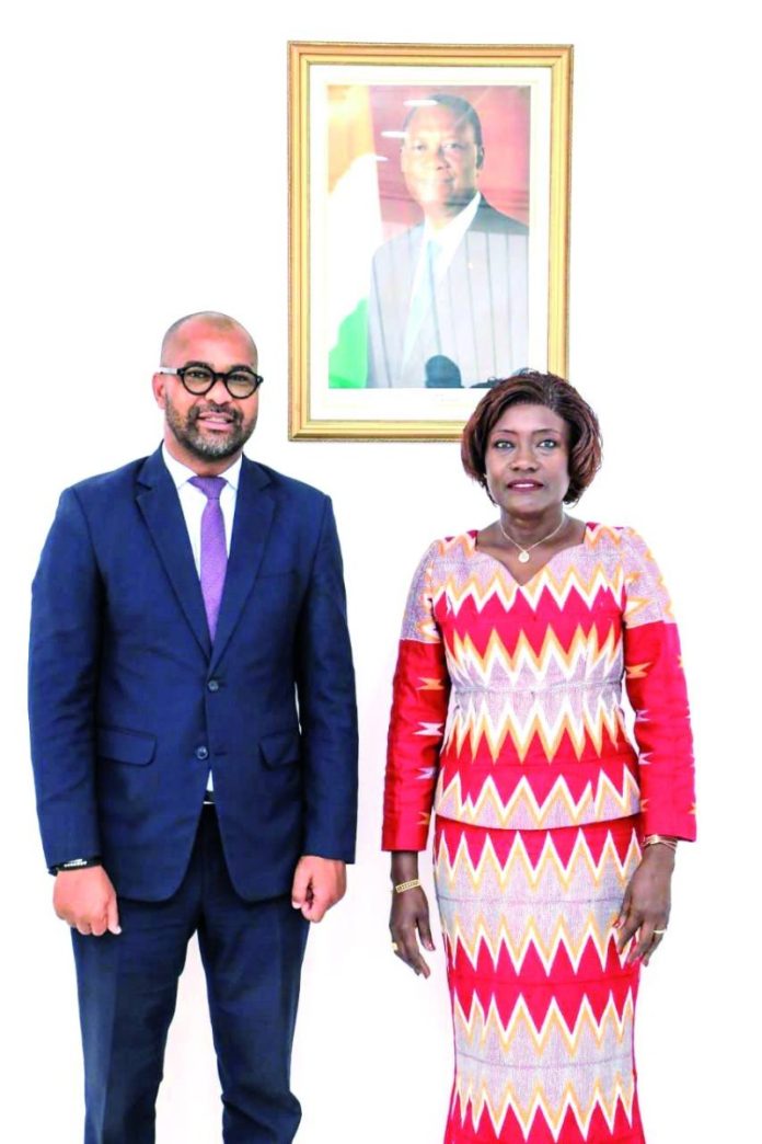 Le représentant résidant de l’Unesco Abidjan, Oumar Diop a échangé avec la ministre Mariatou Koné.