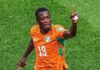 Hervé Renard tend la main à Nicolas Pépé